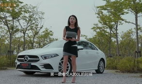 夜景开奔驰的小姐姐图片,奔驰座驾下的时尚小姐姐风采