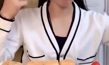 小姐姐吃魔方糖果,小姐姐的甜蜜挑战之旅