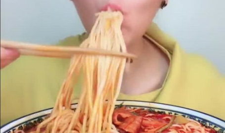 小姐姐吃拉面虾头像,小姐姐的拉面美食之旅