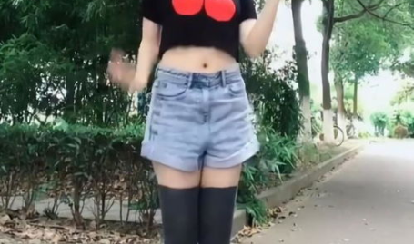 薄袜子小姐姐,时尚与舒适的完美融合